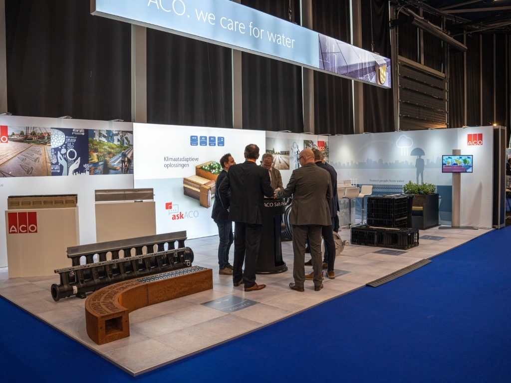 Tradeshow Presentations Reinvented with Stand-On Flooring